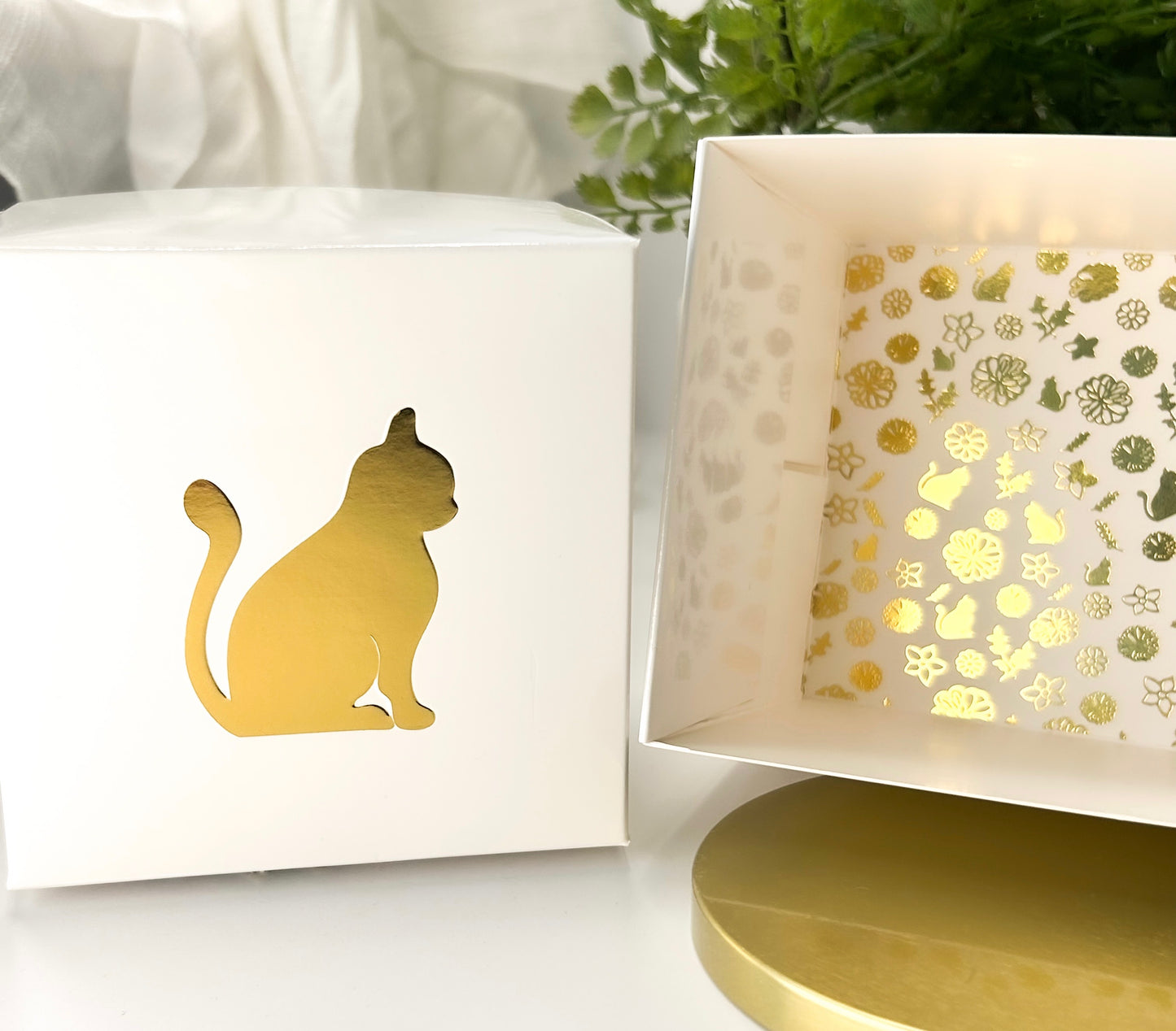 Linen and Light Scented Candle